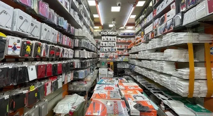 مهمترین نکاتی که باید درباره واردات لوازم جانبی موبایل از چین بدانید