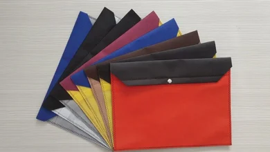چاپ پوشه دکمه دار پارچه ای یا پوشه طلقی؟ نبرد بین ماندگاری برند و یک انتخاب گذرا
